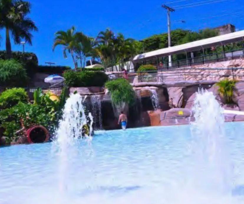 Spazzio Andrian & Silva - Inclusos Ingressos Do Parque Caldas Novas Extérieur photo